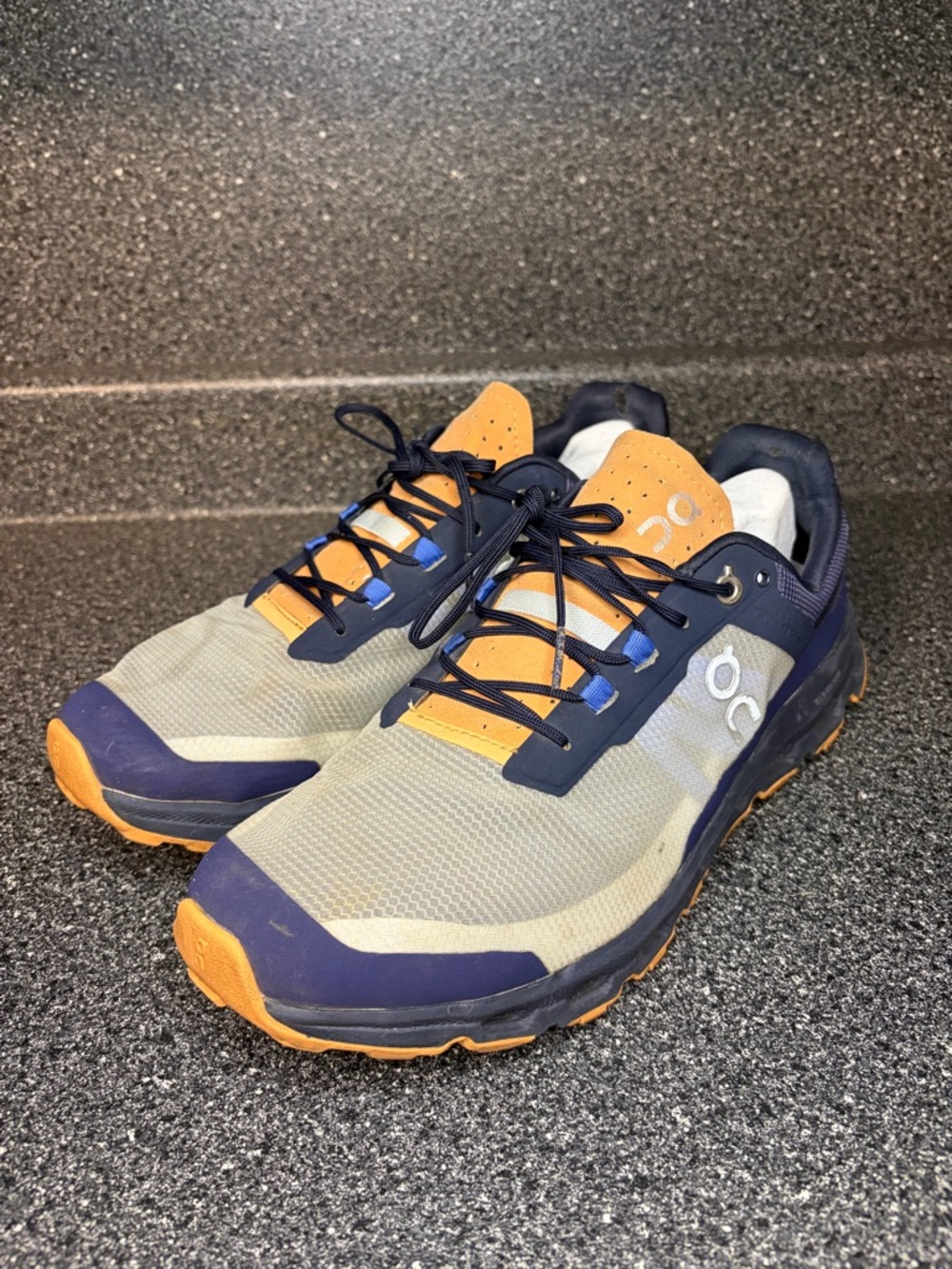 Onclouds Lightweight Trail Running Shoes in Navy & Orange by On